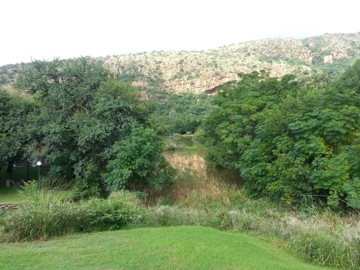 On Golden Pond - Mount Amanzi Appartement Hartbeespoort Buitenkant foto