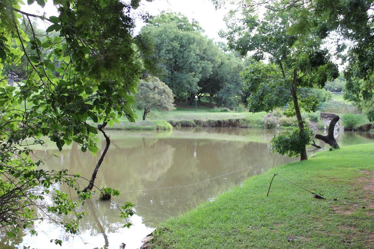 On Golden Pond - Mount Amanzi Appartement Hartbeespoort Buitenkant foto